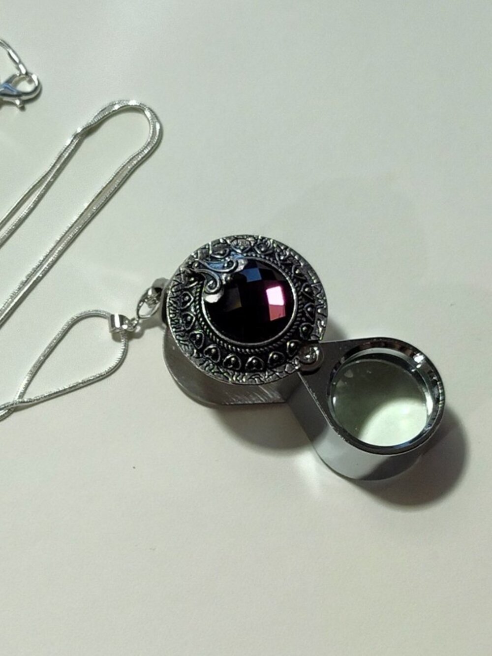 Magnifying Glass Purple Rhinestone Art Nouveau Loupe Pendant Necklace 20 x